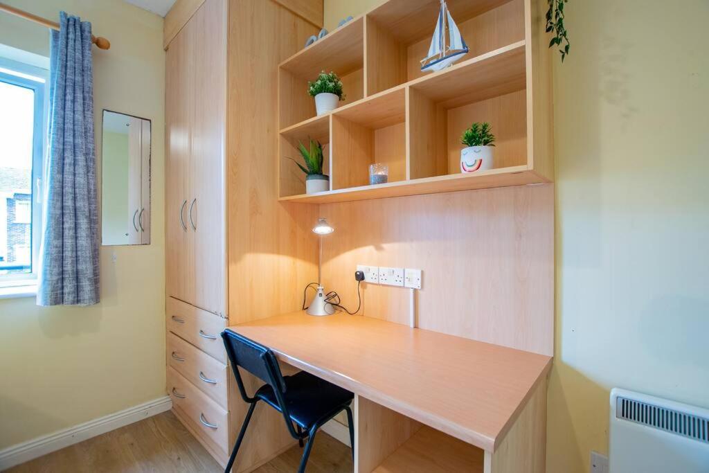 106 - The Townhouse By Shortstays 戈尔韦 外观 照片